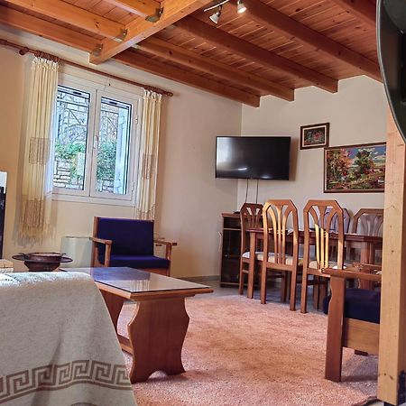 فيلا Plataniotissa Mansion كالافريتا المظهر الخارجي الصورة