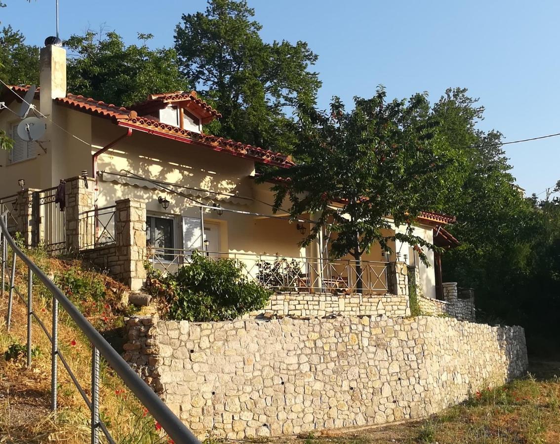 فيلا Plataniotissa Mansion كالافريتا المظهر الخارجي الصورة