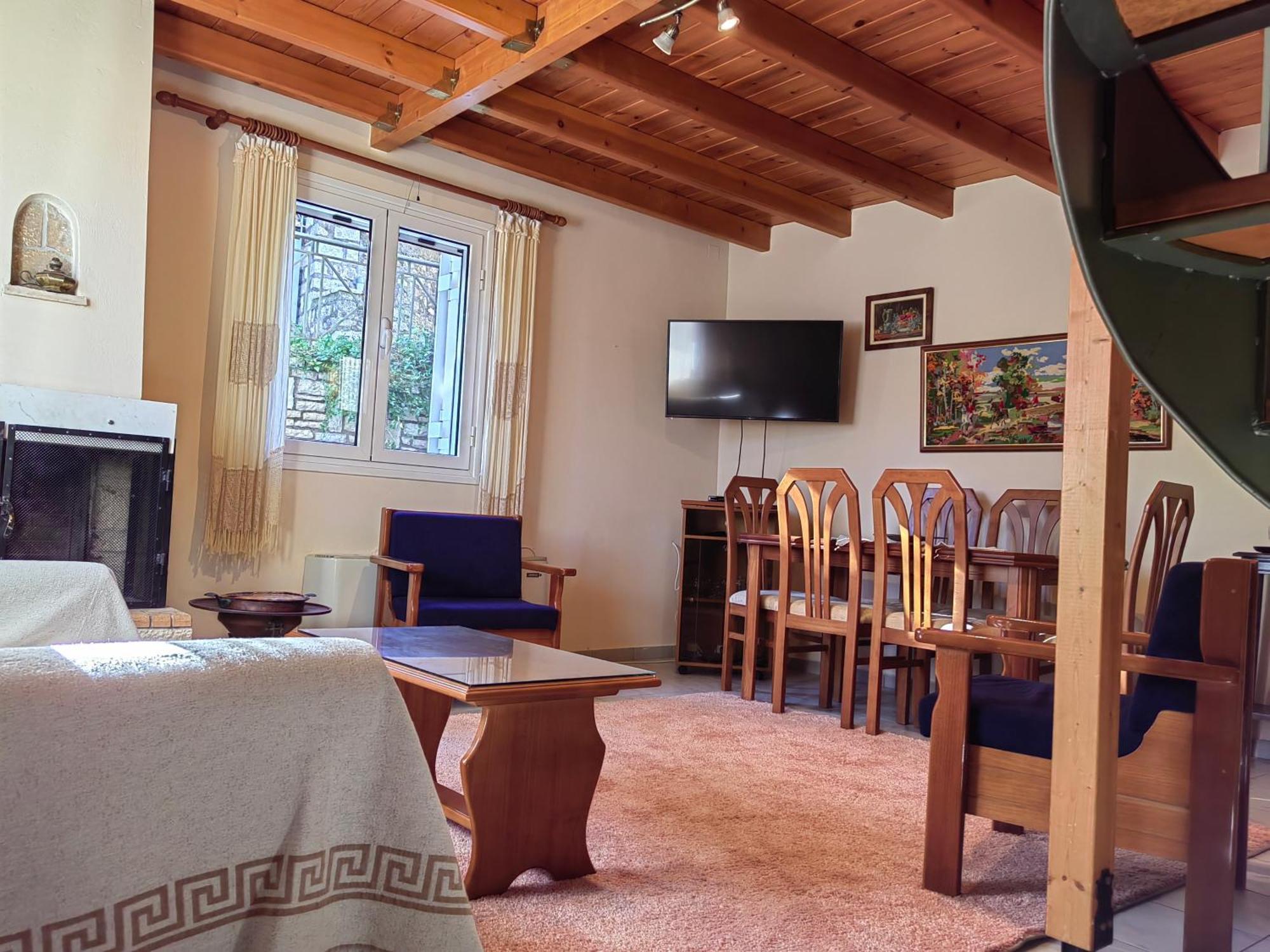 فيلا Plataniotissa Mansion كالافريتا المظهر الخارجي الصورة
